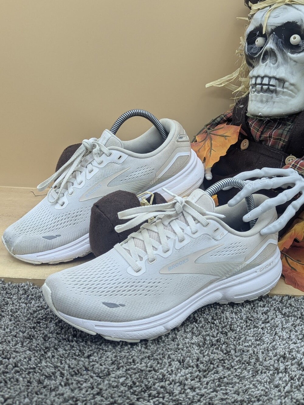 Brooks Ghost 16 Women's Size 9 Casual Comfort Running Shoes Waling Gym